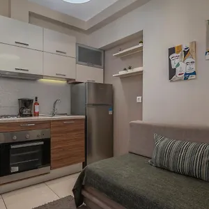 https://kolomvou-new-building-flat.hotels-of-thessaloniki.com
